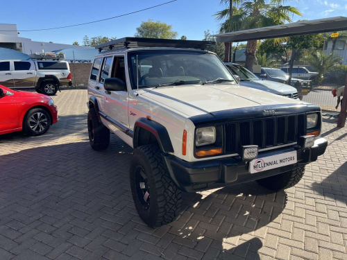 Jeep Cherokee Sport 4.0 A/T in Namibia