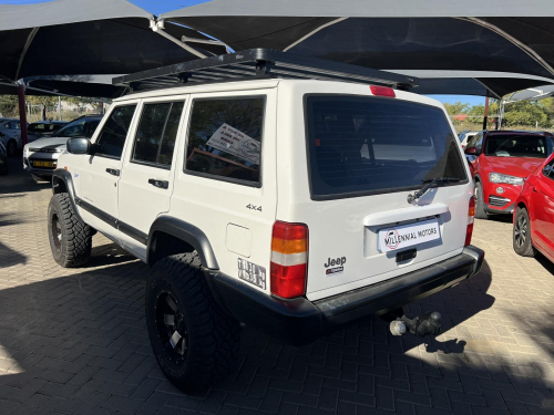 Jeep Cherokee Sport 4.0 A/T in Namibia