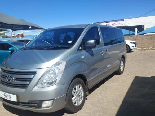 Hyundai H1 GLS 2.4 CVVT Executive manual 9 Seater in Namibia
