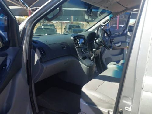 Hyundai H1 GLS 2.4 CVVT Executive manual 9 Seater in Namibia