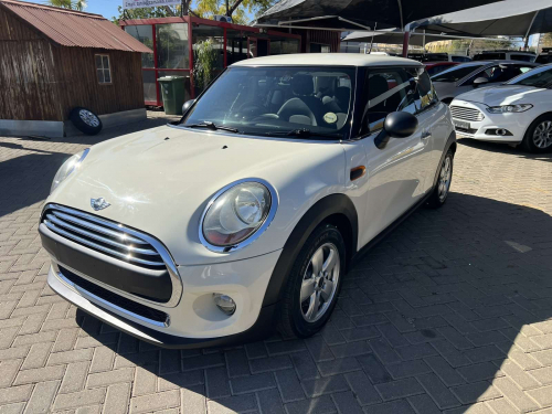 Mini MINI COOPER in Namibia