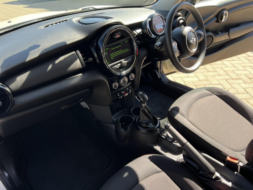 Mini MINI COOPER in Namibia