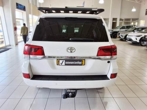 Toyota Land Cruiser 200 LC200 4.5 V8 VX Diesel in Namibia