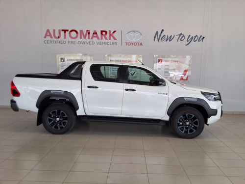 Toyota Hilux Double Cab Hilux DC 2.8 RB LDRS AT MH in Namibia