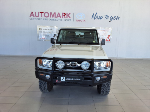 Toyota Toyota Land Cruiser 79 DC 4.0 Petrol 4x4 MT in Namibia