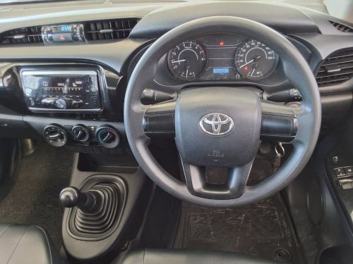 Toyota Hilux 2.0 VVTi MT A/C in Namibia