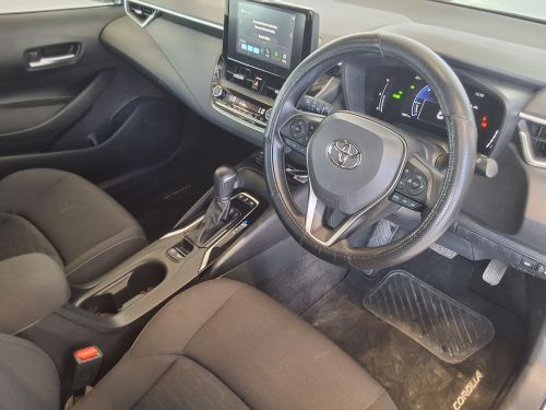 Toyota COROLLA HB 1.8 XS HEV in Namibia