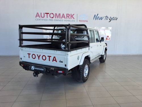 Toyota Land Cruiser 79 DC 4.0 Petrol 4x4 MT in Namibia