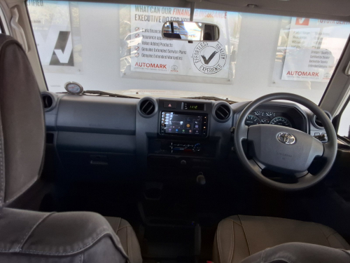 Toyota Land Cruiser 79 DC 4.0 Petrol 4x4 MT in Namibia