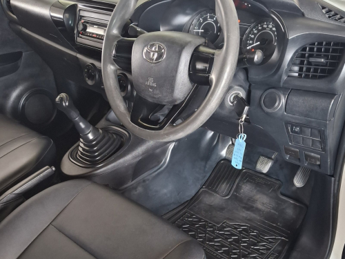 Toyota Hilux 2.4GD S A/C S/C 4x2 in Namibia