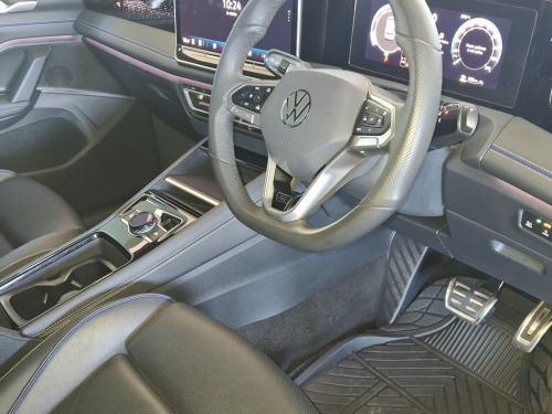 Volkswagen Tiguan 2.0tsi R-Line 4Motion DSG in Namibia