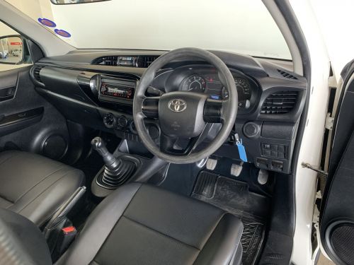 Toyota Hilux 2.4 GD S A/C in Namibia
