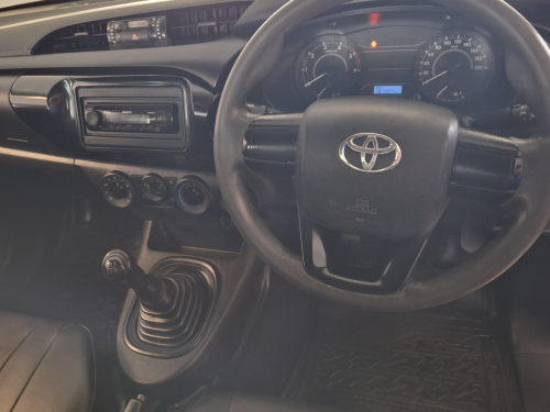 Toyota Hilux 2.0 vvti A/C S/C 4x2 in Namibia