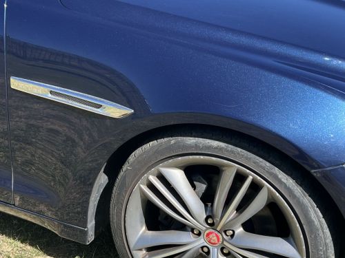 Jaguar XJ in Namibia