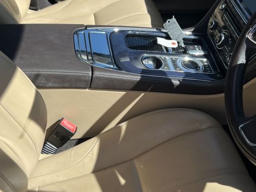 Jaguar XJ in Namibia