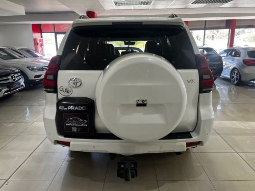 Toyota Prado Vx 3.0d A/t in Namibia