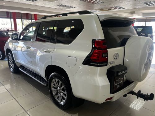Toyota Prado Vx 3.0d A/t in Namibia