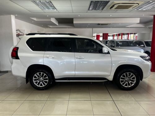Toyota Prado Vx 3.0d A/t in Namibia