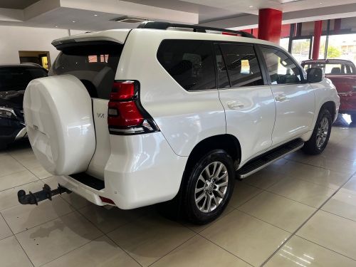 Toyota Prado Vx 3.0d A/t in Namibia