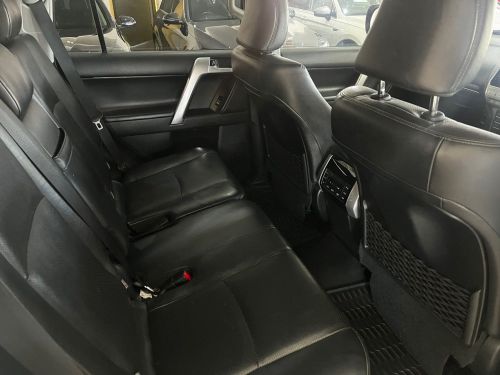Toyota Prado Vx 3.0d A/t in Namibia