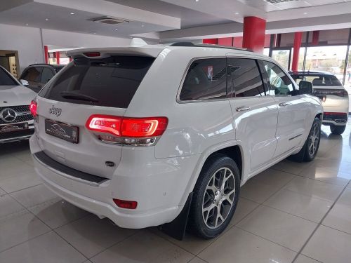 Jeep Grand Cherokee 3.6L V6 Overland in Namibia
