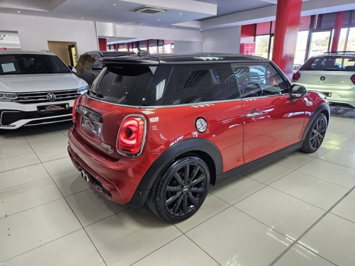 Mini Mini Cooper S in Namibia