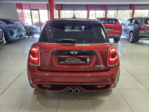 Mini Mini Cooper S in Namibia
