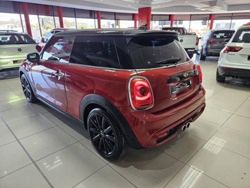 Mini Mini Cooper S in Namibia
