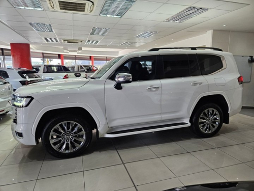Toyota Landcruiser 300 V6 3.5t Zx in Namibia
