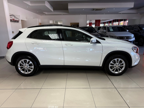 Mercedes-Benz Gla-class Gla 220 Cdi A/t 4matic in Namibia