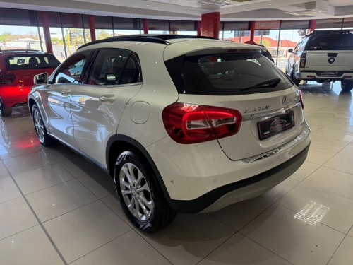 Mercedes-Benz Gla-class Gla 220 Cdi A/t 4matic in Namibia