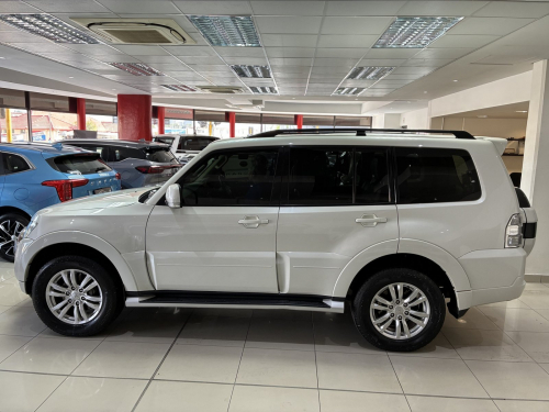 Mitsubishi Pajero 3.2 Di - Dc Gls A/t in Namibia