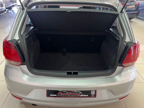 Volkswagen Polo Vivo 1.6 Comfortline Tip (5dr) in Namibia