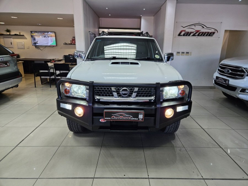 Nissan Hardbody Np300 2.5 Tdi 4x4 P/u D/c in Namibia