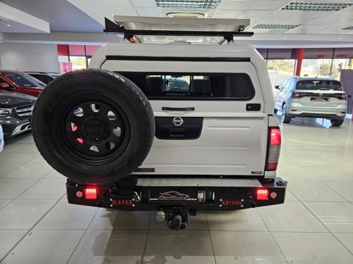 Nissan Hardbody Np300 2.5 Tdi 4x4 P/u D/c in Namibia