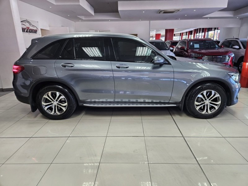 Mercedes-Benz Glc 220d in Namibia