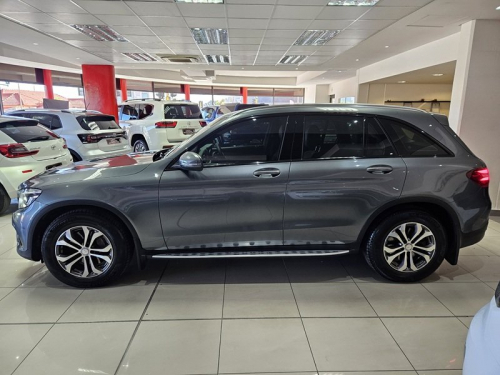 Mercedes-Benz Glc 220d in Namibia