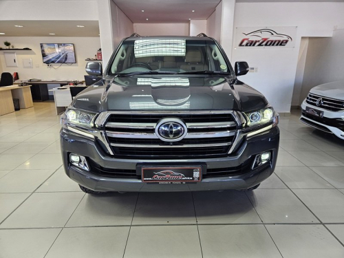 Toyota Landcruiser 200 V8 4.5d Vx-r A/t in Namibia