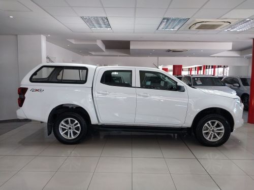 Isuzu D-Max 1.9 DDi LS 4x4 A/T D/C in Namibia