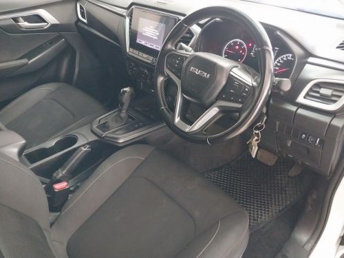 Isuzu D-Max 1.9 DDi LS 4x4 A/T D/C in Namibia