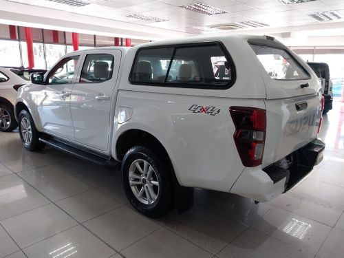 Isuzu D-Max 1.9 DDi LS 4x4 A/T D/C in Namibia