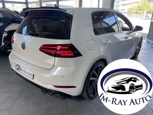 Volkswagen Golf Vii 2.0 Tsi R Dsg in Namibia