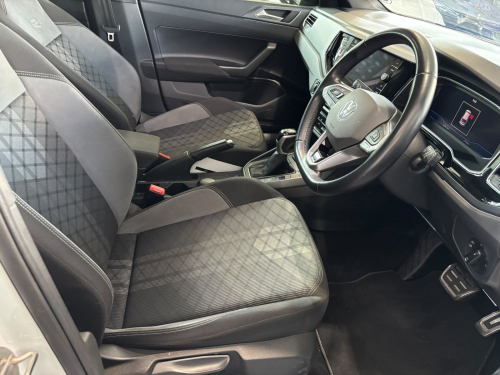 Volkswagen Taigo 1.0 Tsi R-Line Dsg in Namibia