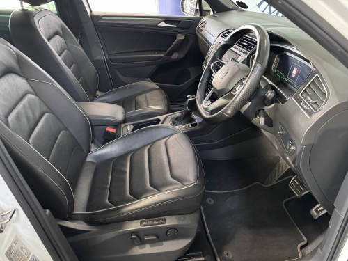 Volkswagen Tiguan 1.4 Tsi R-Line Dsg (110kw) in Namibia