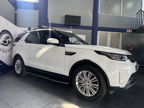 Land Rover Discovery 3.0 Td6 Se in Namibia