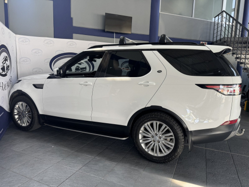 Land Rover Discovery 3.0 Td6 Se in Namibia