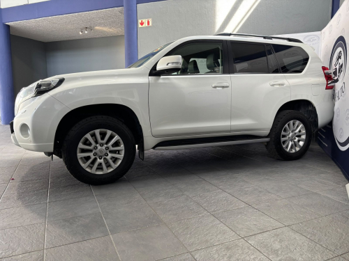 Toyota Prado Vx 4.0 V6 A/T in Namibia