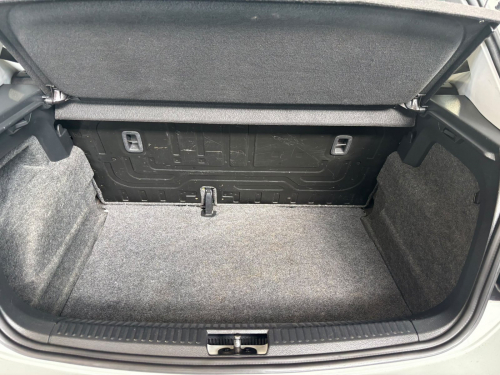 Volkswagen Polo Vivo 1.6 Comfortline Tip (5Dr) in Namibia