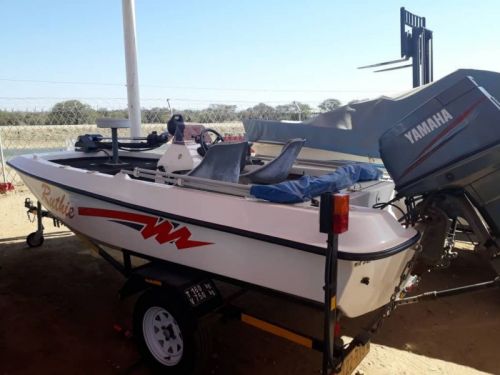  Bass Boat with 80Hp Yamaha and Trawling Motor in Namibia