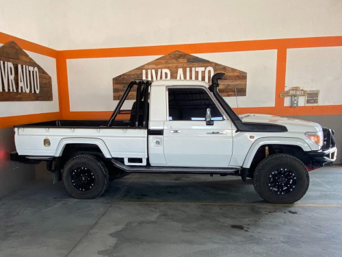 Toyota Land Cruiser 79 4.5D V8 in Namibia